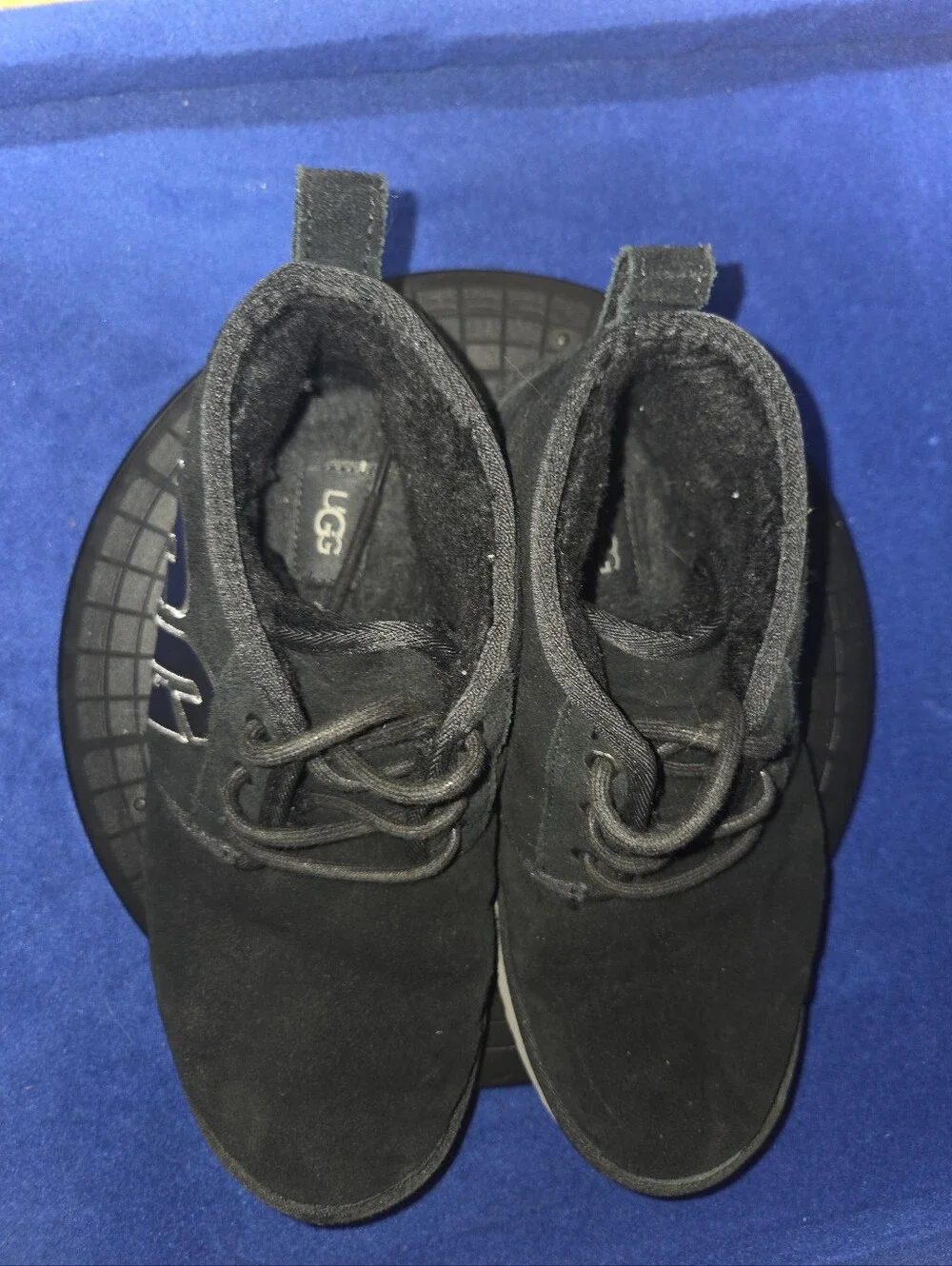 UGG Neumel Men’s Black Suede Chukka Lace-Up Boots, S/N 1130715, Sz. 9-US